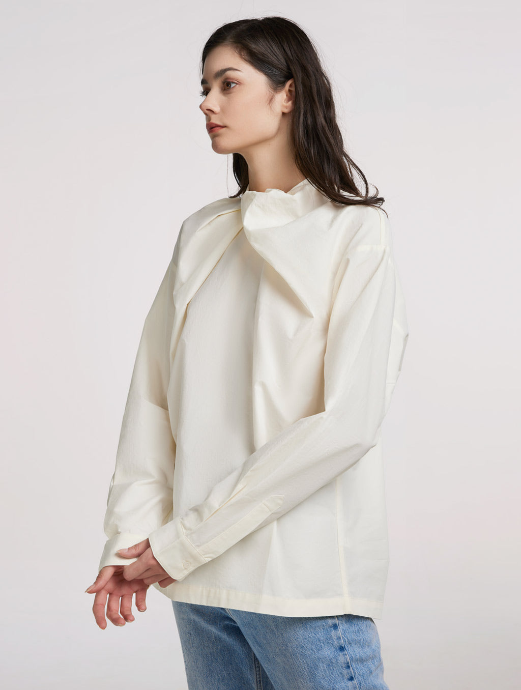 Overlapping Collar Shirt In Back Neck Button