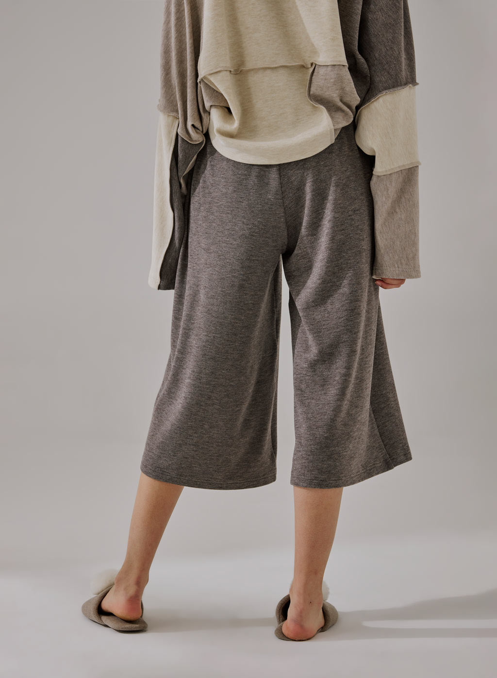 Loose Cropped Pants